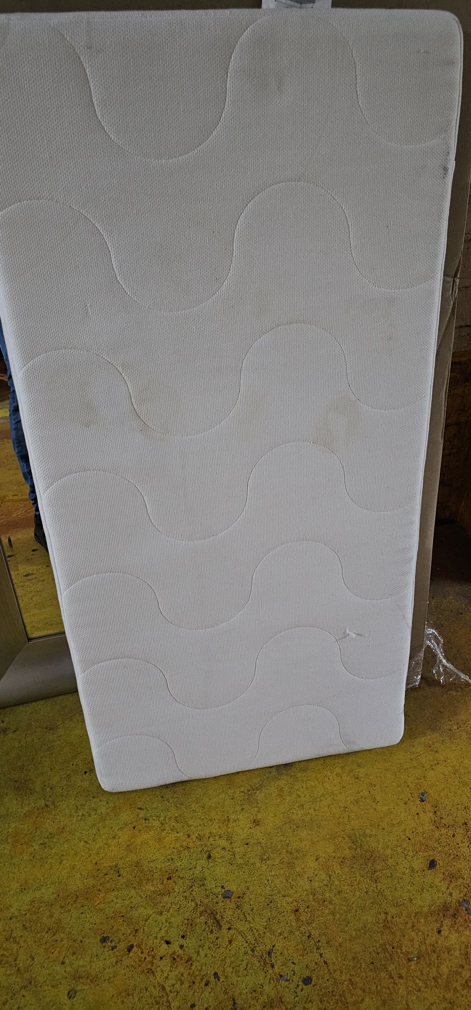 Vendo cama de bebe nunca usada ainda em caixa com colchão smagora