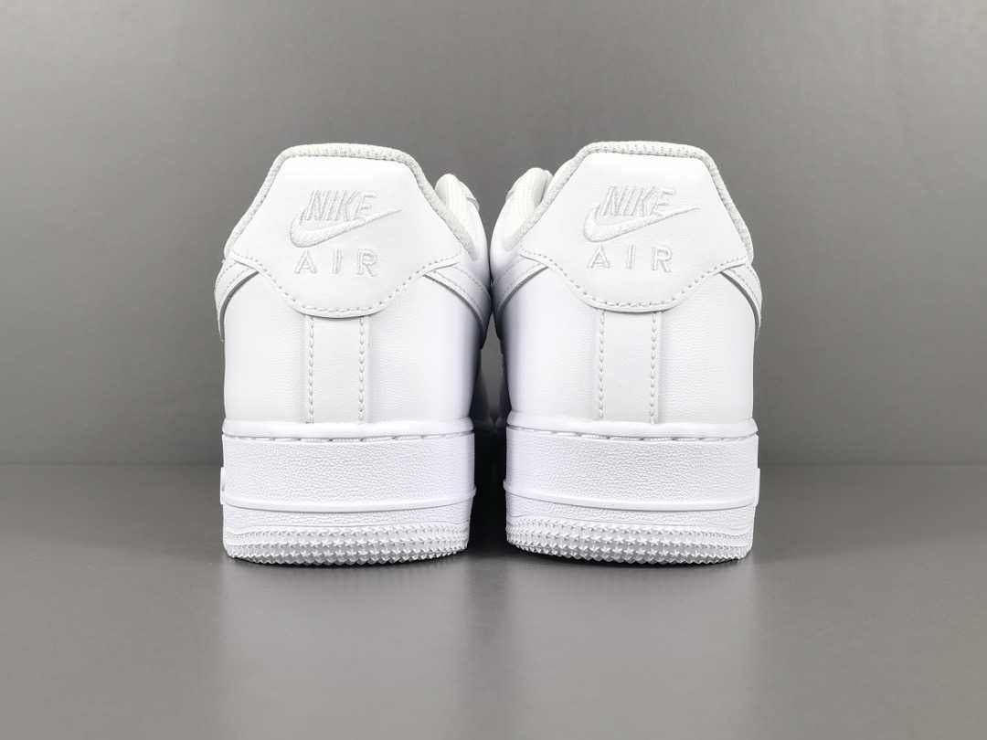 Nike Air Force 1 Low '07 White EU 43