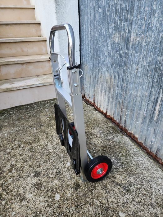 Carrinho para carregar volumes e novo todo em alumínio