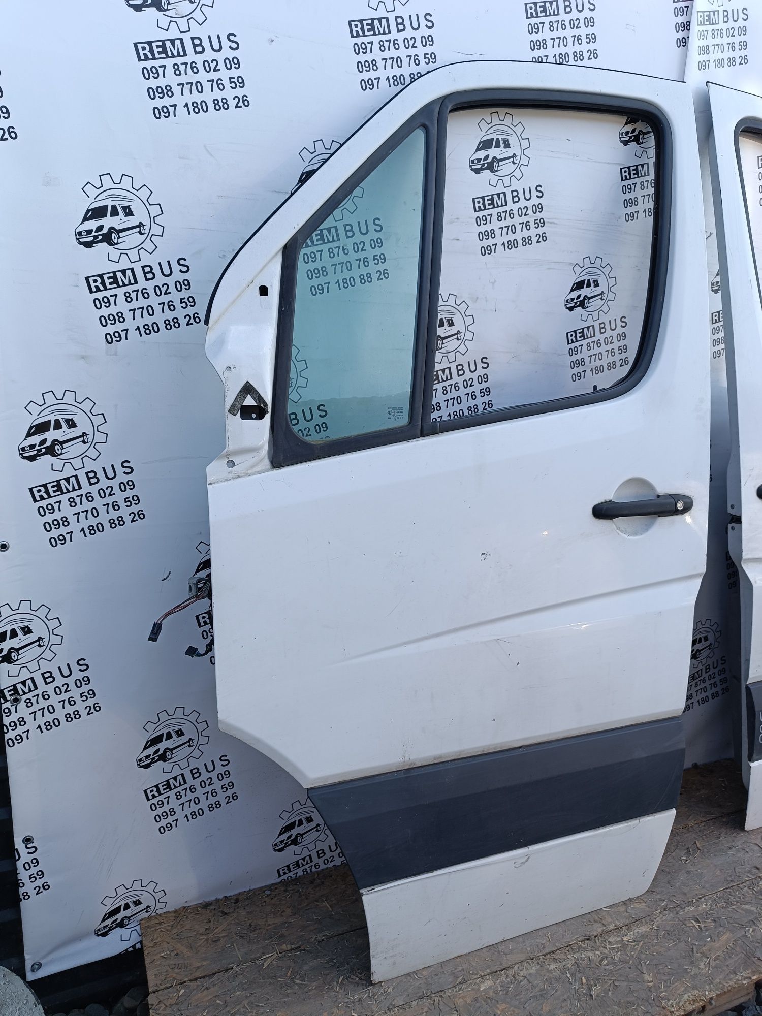 Білі двері передні MB Sprinter W906 VW Crafter спрінтер