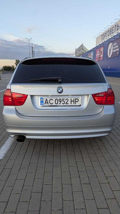 Продам  BMW 320i