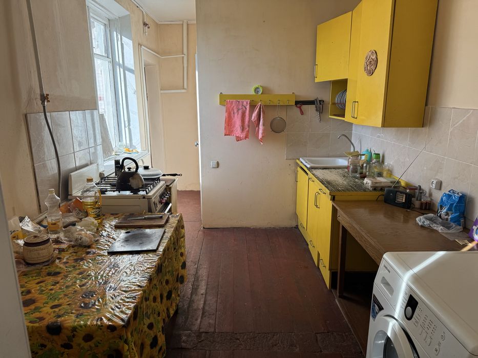 Будинок в центрі білогородки .