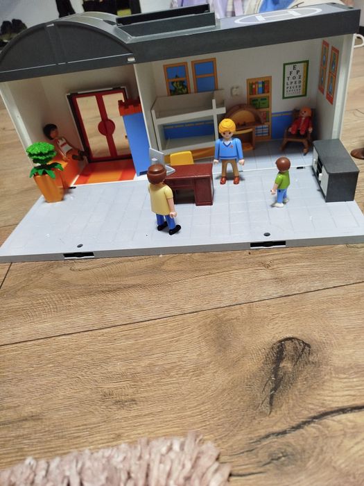 Play mobil galeria handlowa +przedszkole+szpital