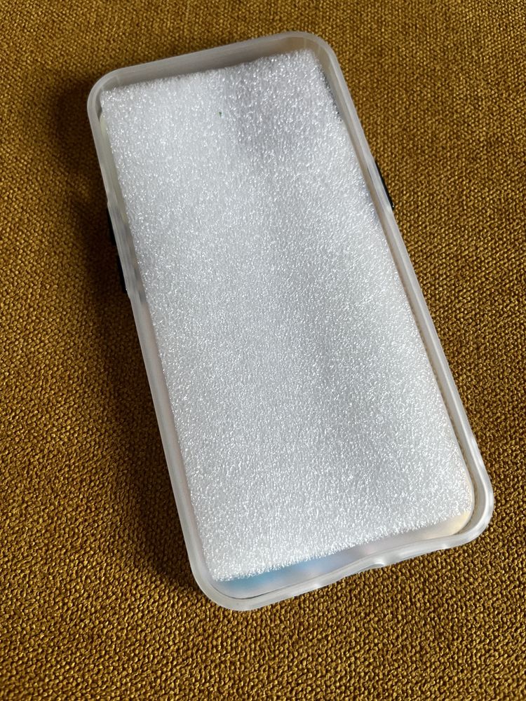 Plecki case na iphon 13