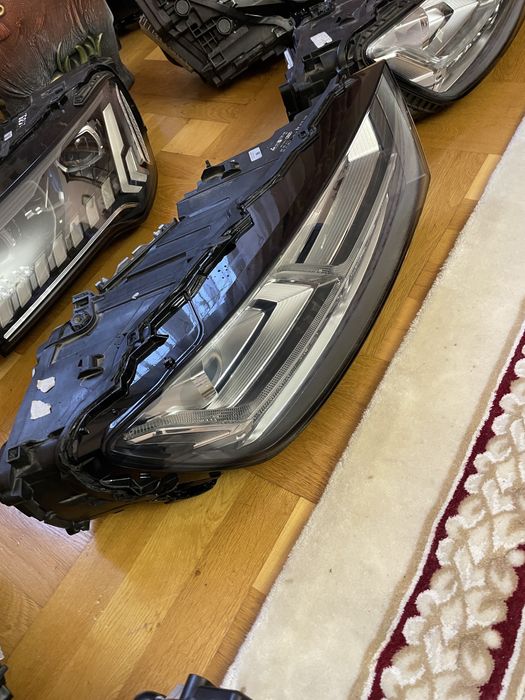 Audi Q7 4M фара права usa