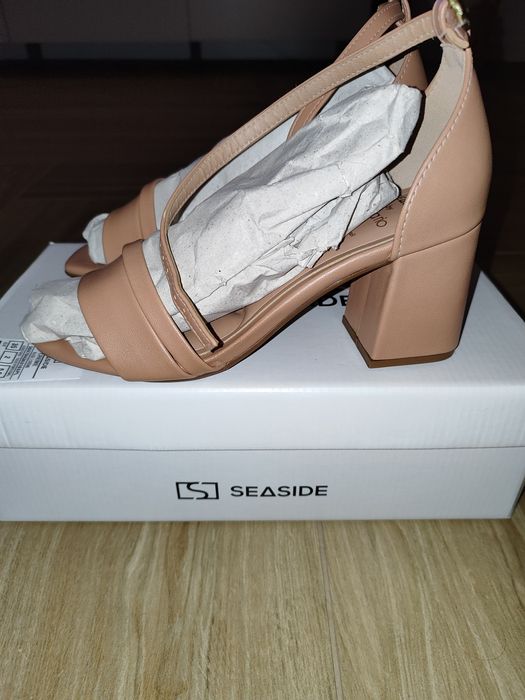 Sandália de salto SEASIDE