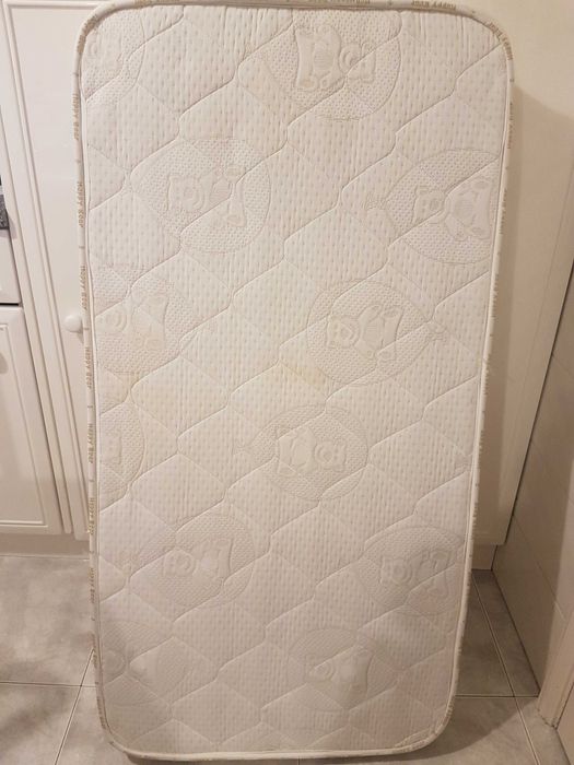 Cama de viagem Chicco com colchão ortopédico