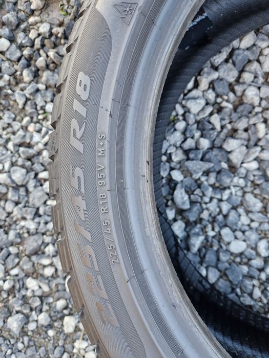 Opony zimowe Pirelli Sottozero 3 Winter 225/45r18 (95V) XL