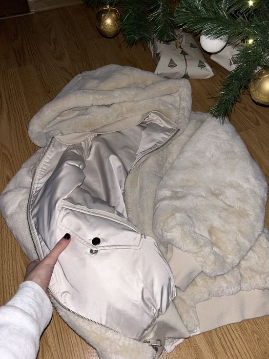 Двостороння бомбер/шубка від ZARA