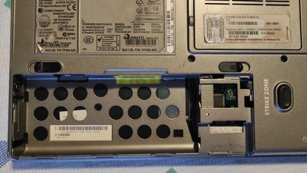 Dell Latitude D630 Kompletna obudowa, matryca itp. Stan bardzo dobry.