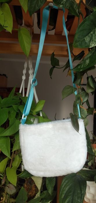 Fajna torebka dla dziewczynki z motywem owieczki.