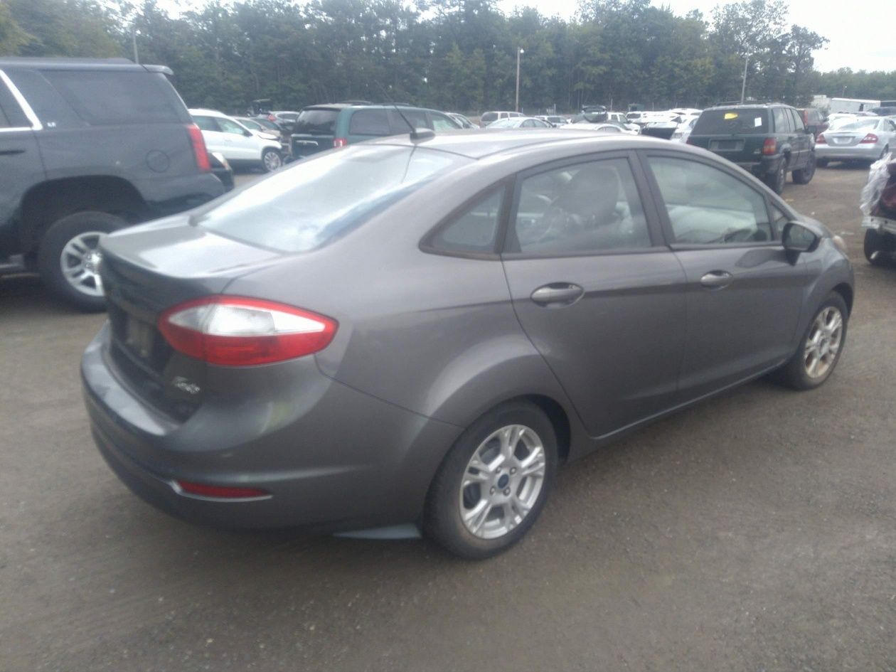 Ford Fiesta mk7 USA мк7 Разборка Кришка Крышка багажника США Розборка