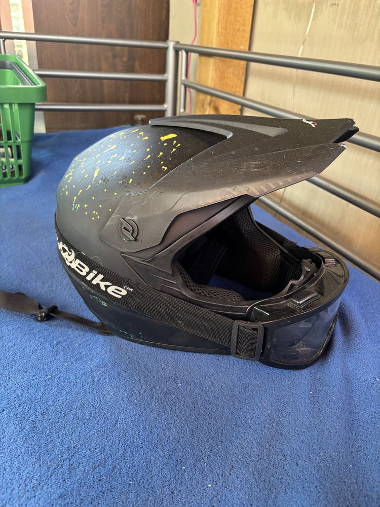 Kask na crossa motor
