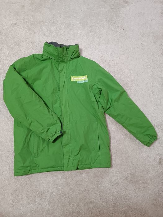 Куртка осінь жіноча , гарної якості.