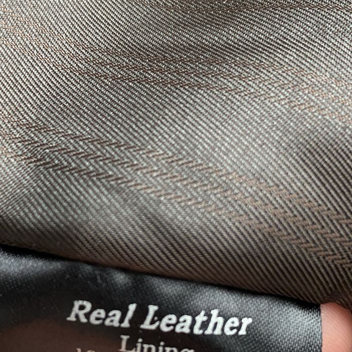 Кожаная куртка коричневая