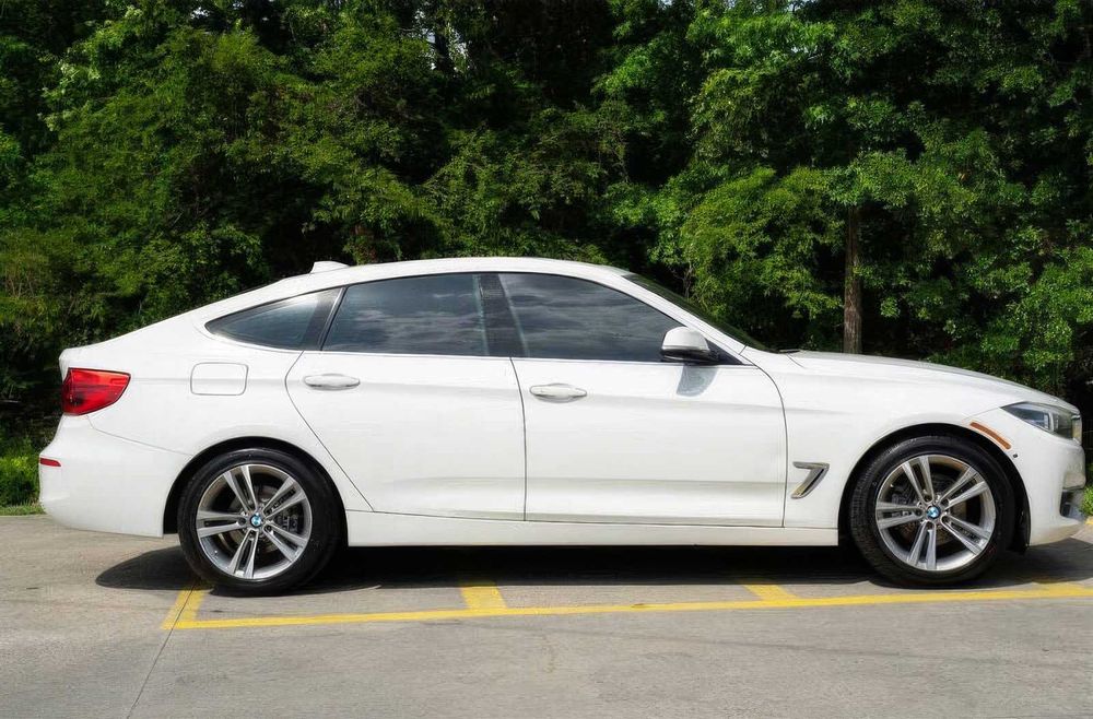 BMW 3 Series 330i      2017