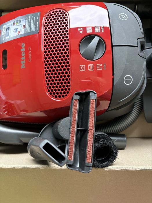Nowy odkurzacz Miele C1