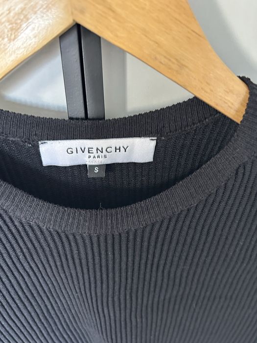 Топ вкорочений Givency