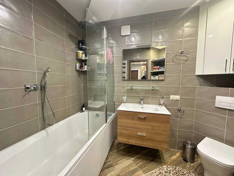 Продам 2к квартиру, ж/м Перемога-1
ЖК Набережний квартал