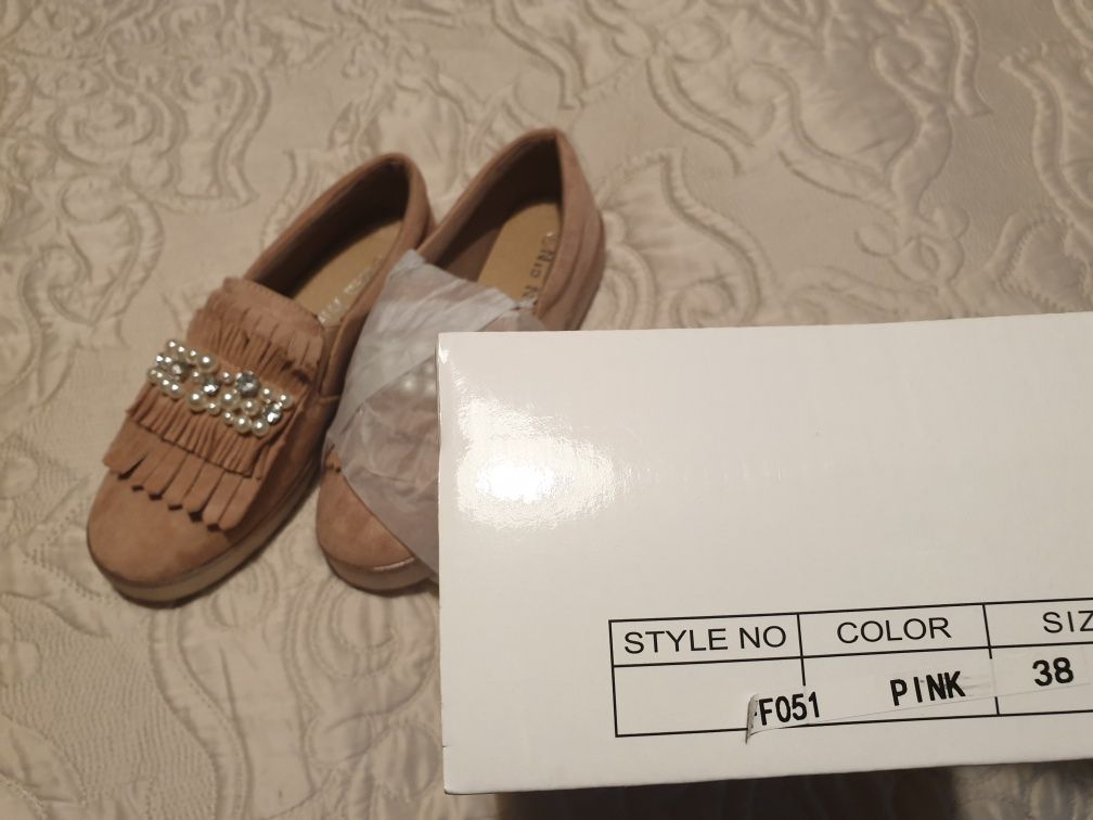 Buty damskie różowe nowe