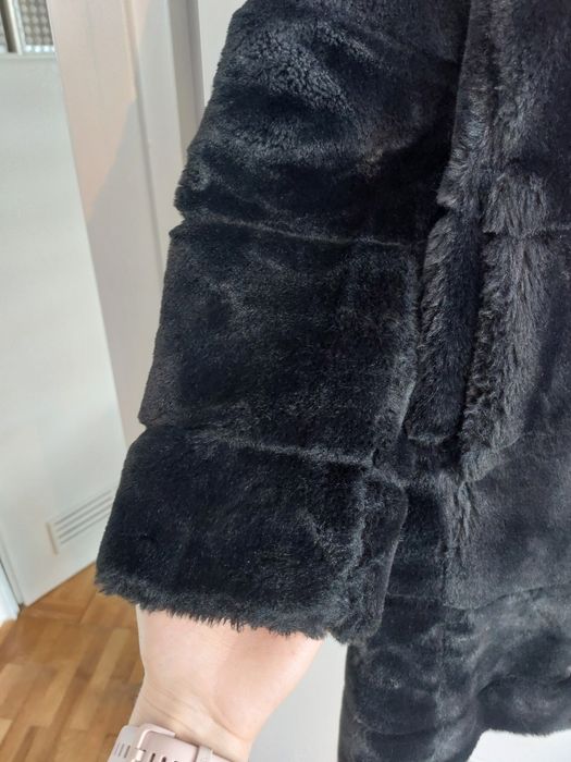 Sztuczne futro kurtka czarna