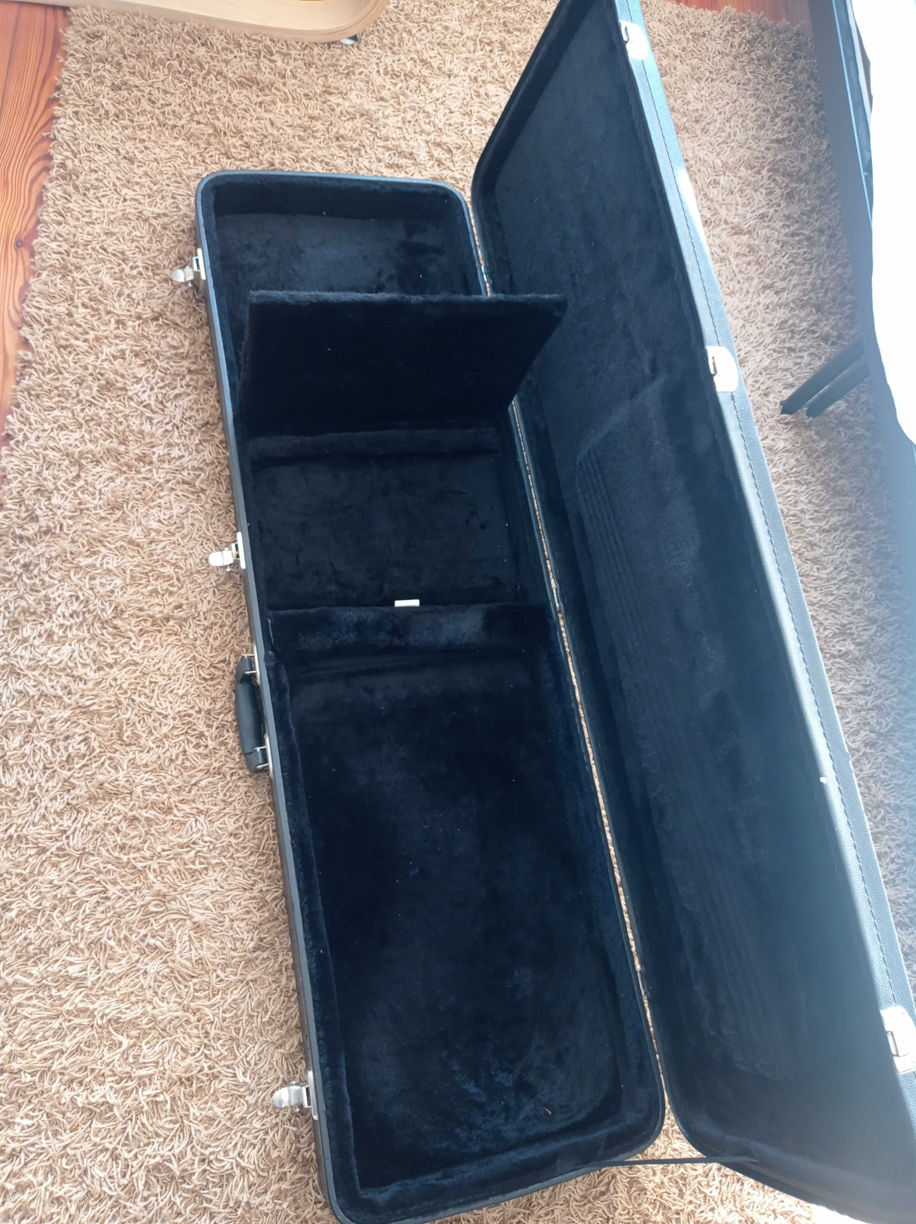 Gitara basowa G4M 972 z futerałem