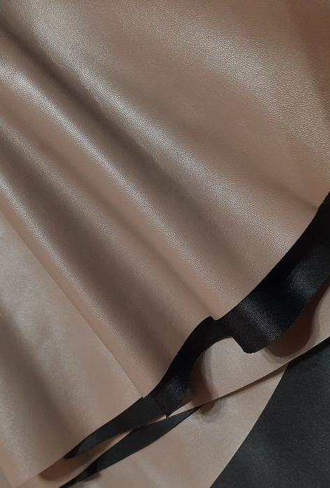 Спідниця з еко-шкіри