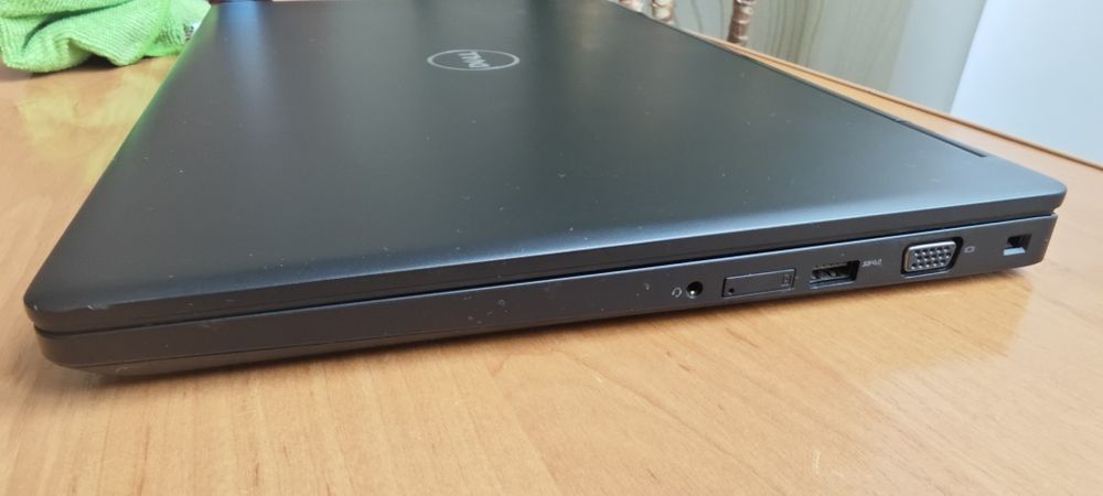 Ноутбук Dell latitude 5580 15.6" FullHD i5, 16Gb DDDR4, SSD 256Gb M.2