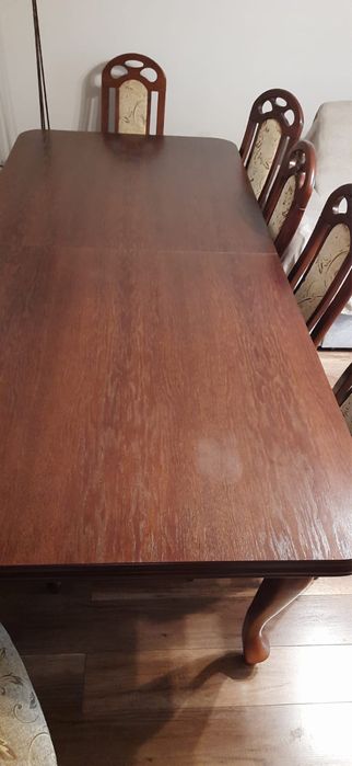 Stół rozkładany do jadalni z 10 krzesłami