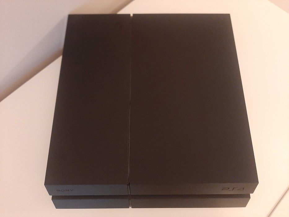 PlayStation 4 | 500 Gb |  como nova + 15 jogos + Cabo HDMI