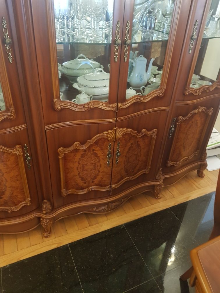 Fabulosa cristaleira, vitrine Luis xv