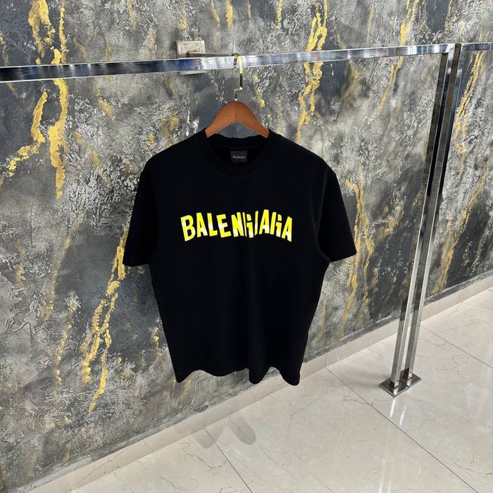 Czarna koszulka Balenciaga