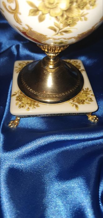 Ânfora em porcelana fina pintada à mão,laminada a ouro