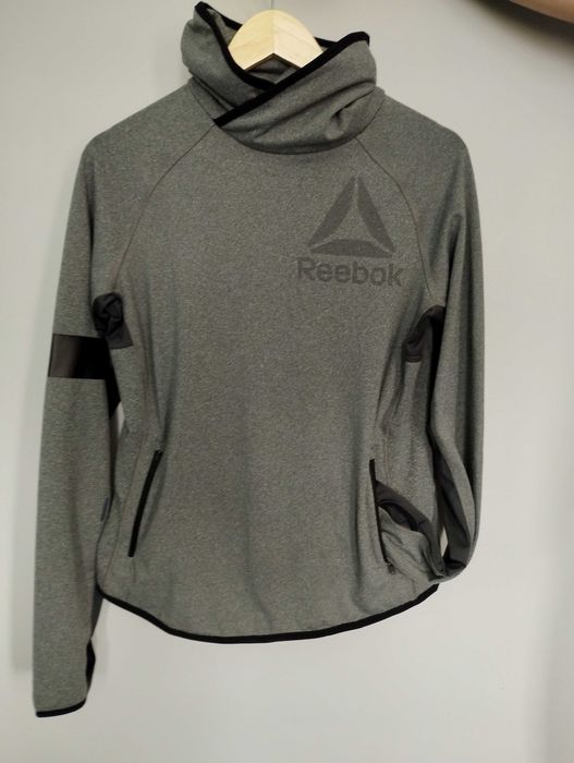 r. S bluza Reebok z golfem i otworami na rękawy