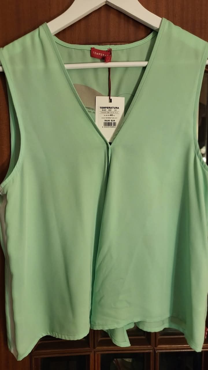 Vendo decote de mulher urgência