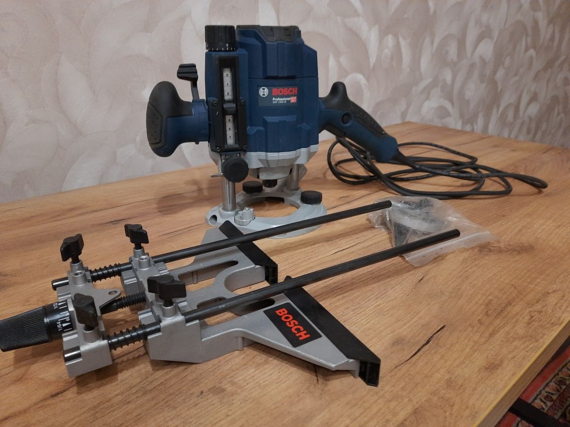 Терміново продамФрезер BOSCH GOF 1250 CE