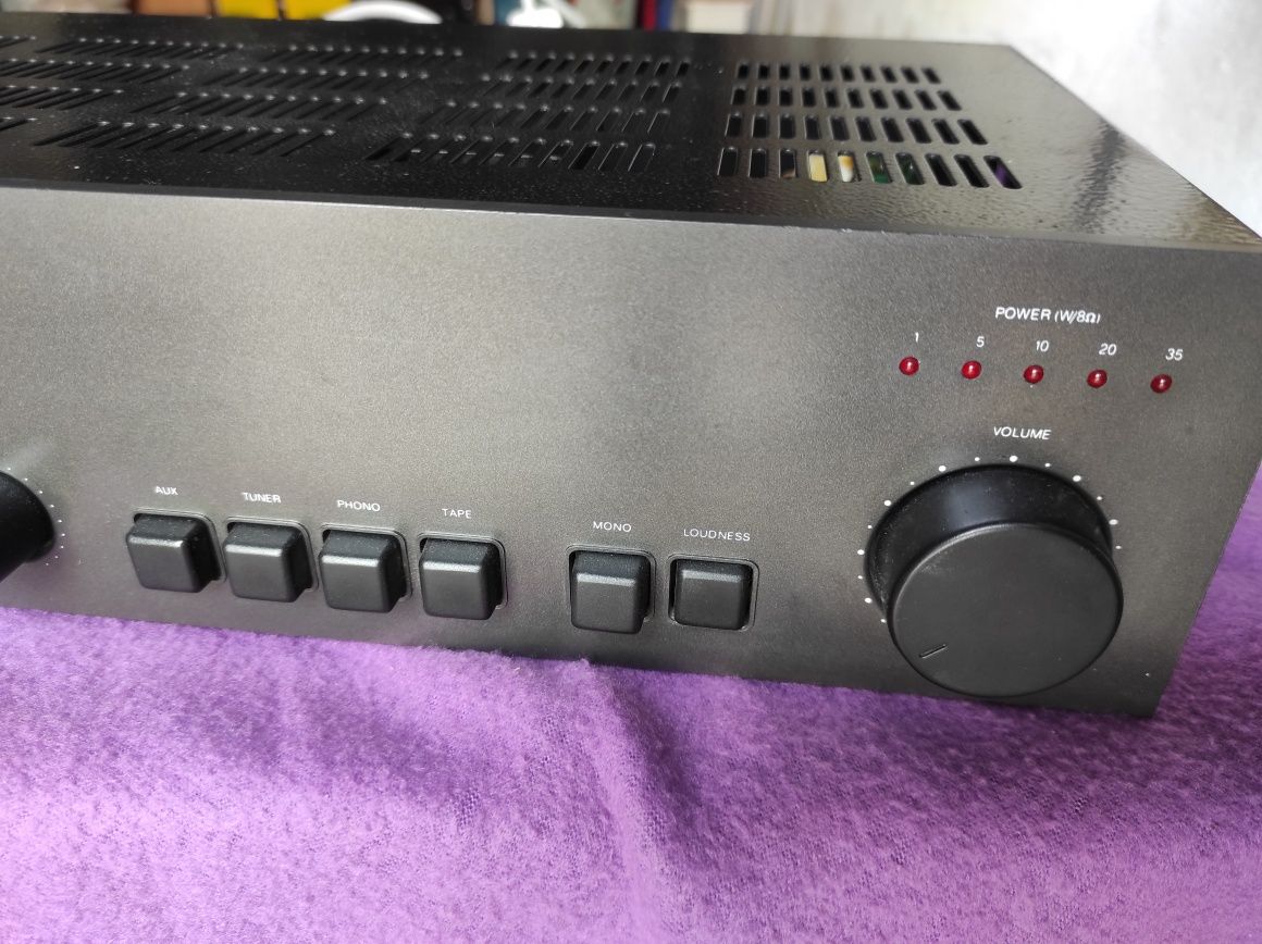 Wzmacniacz stereo NAD 3020 A, stan bardzo dobry.