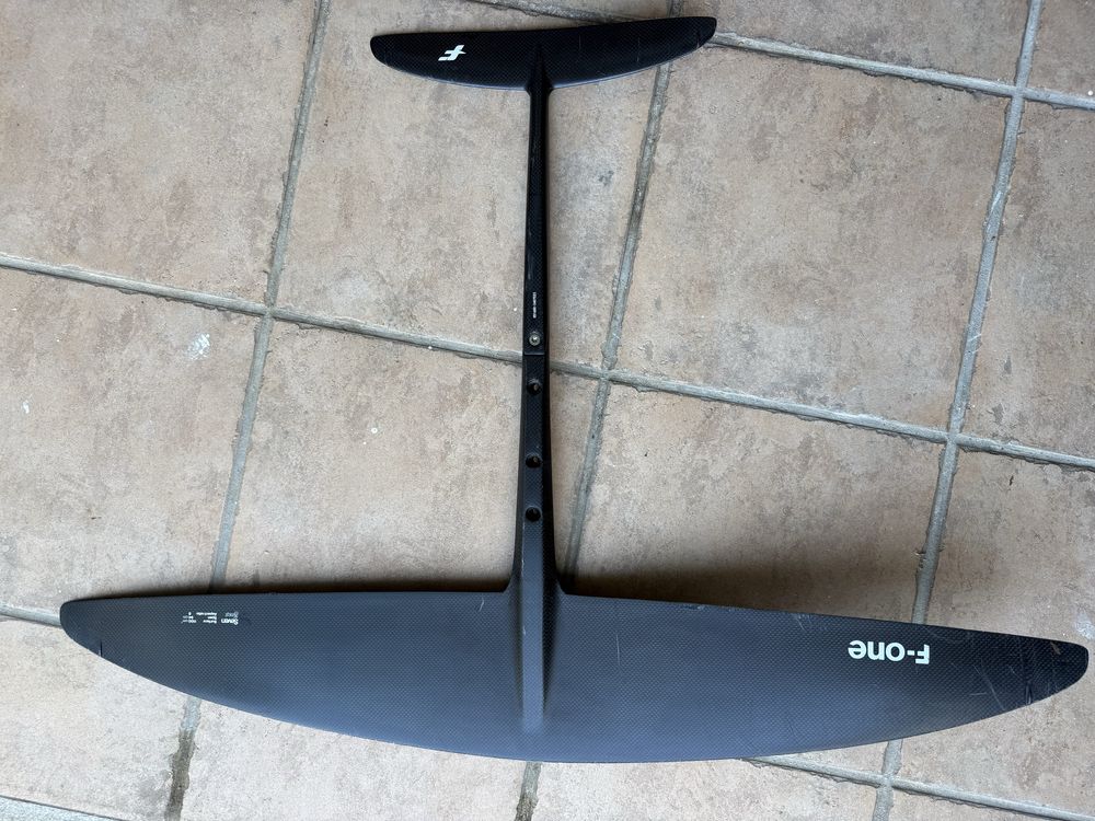 F-One Prancha Sup Foil + Matro Carbono 80 + Foil Seven Seas 1100