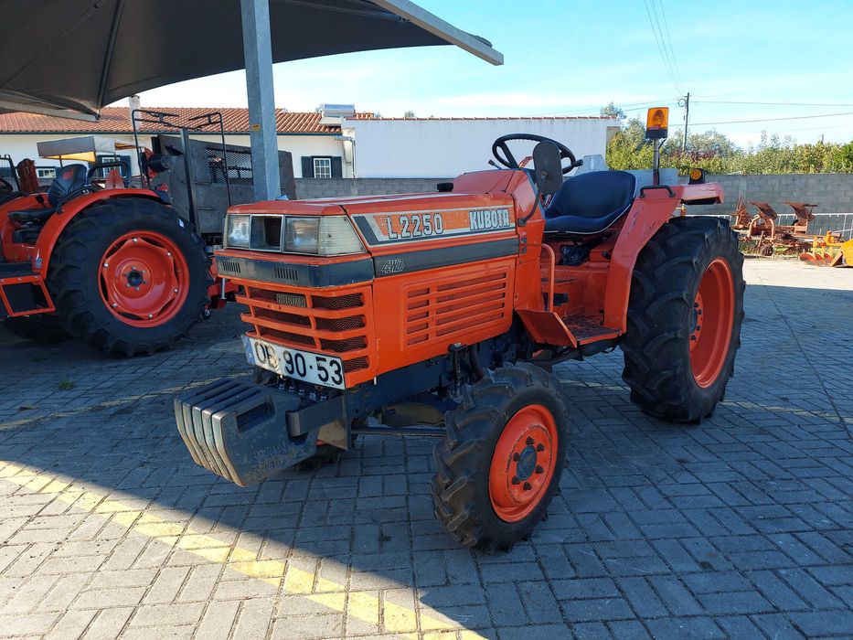 Trator Kubota L2250 usado
