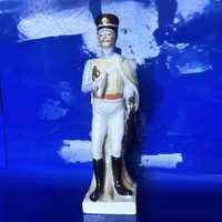 Figurka Wojsko Napoleona Bonaparte. Oficer szaserów. Biała porcelana