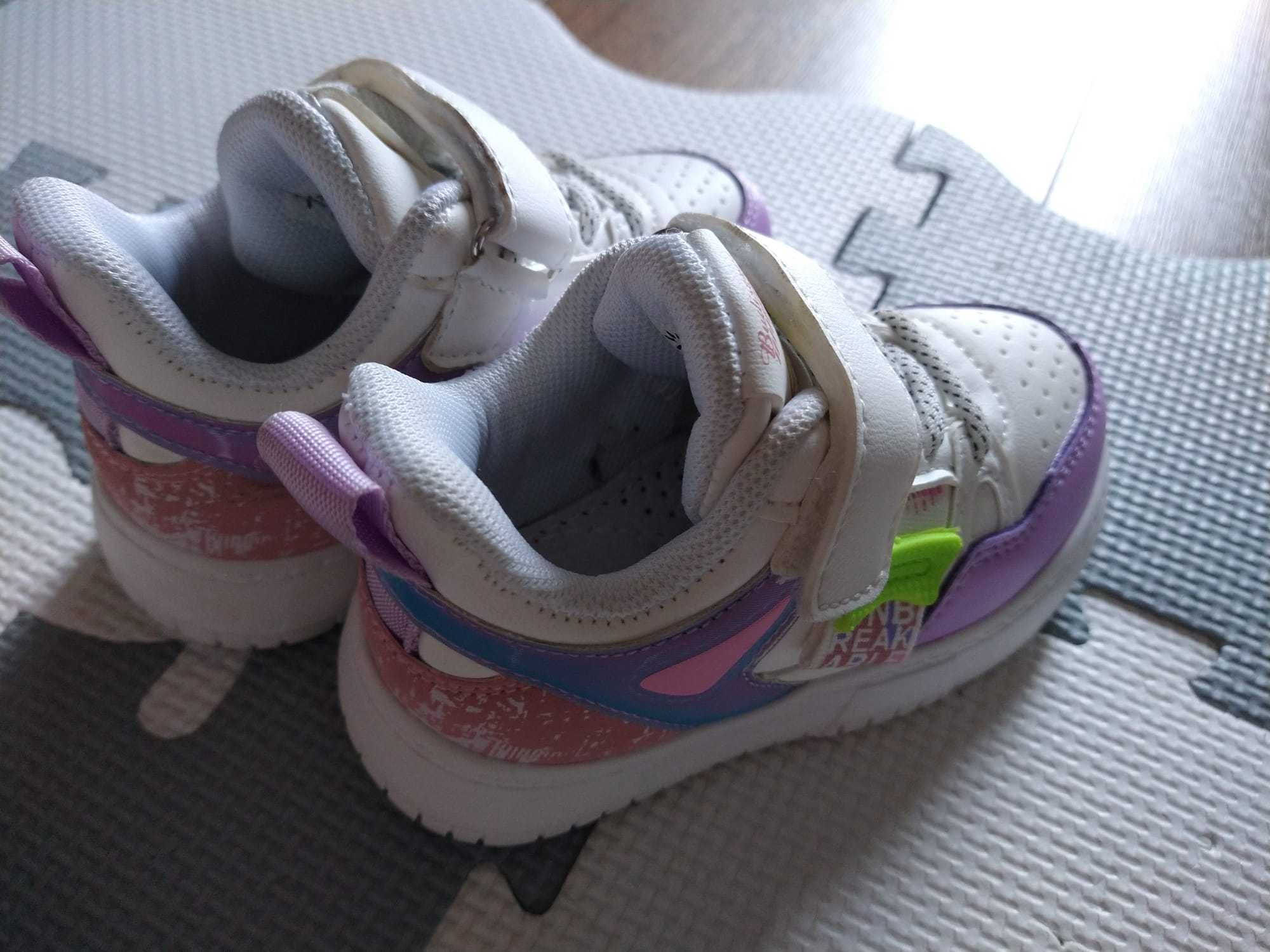 Buty sportowe dla dziewczynki