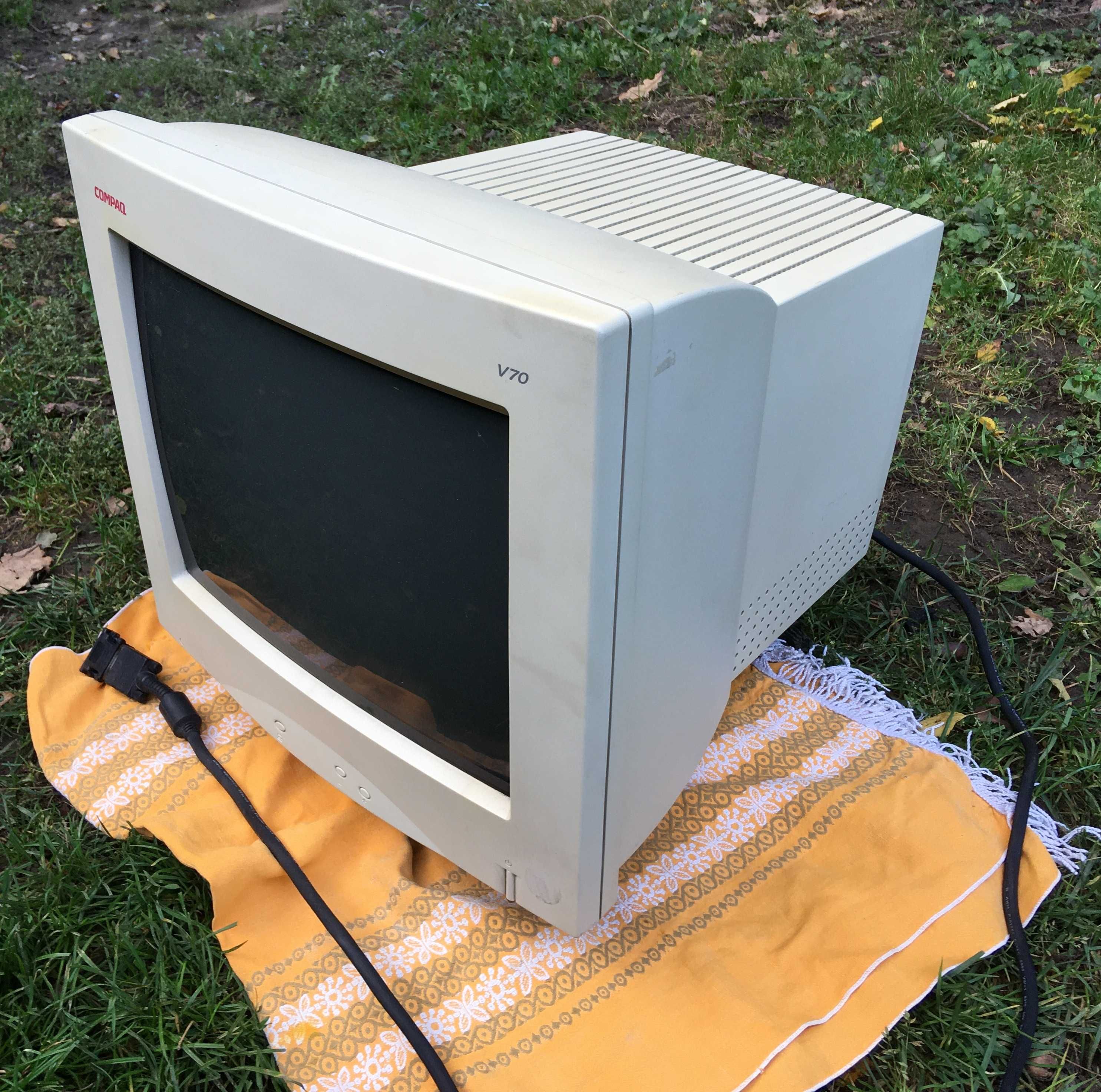 Monitor CRT Compaq V70 16" 4:3 sprawny zabytkowy vintage 1996 r
