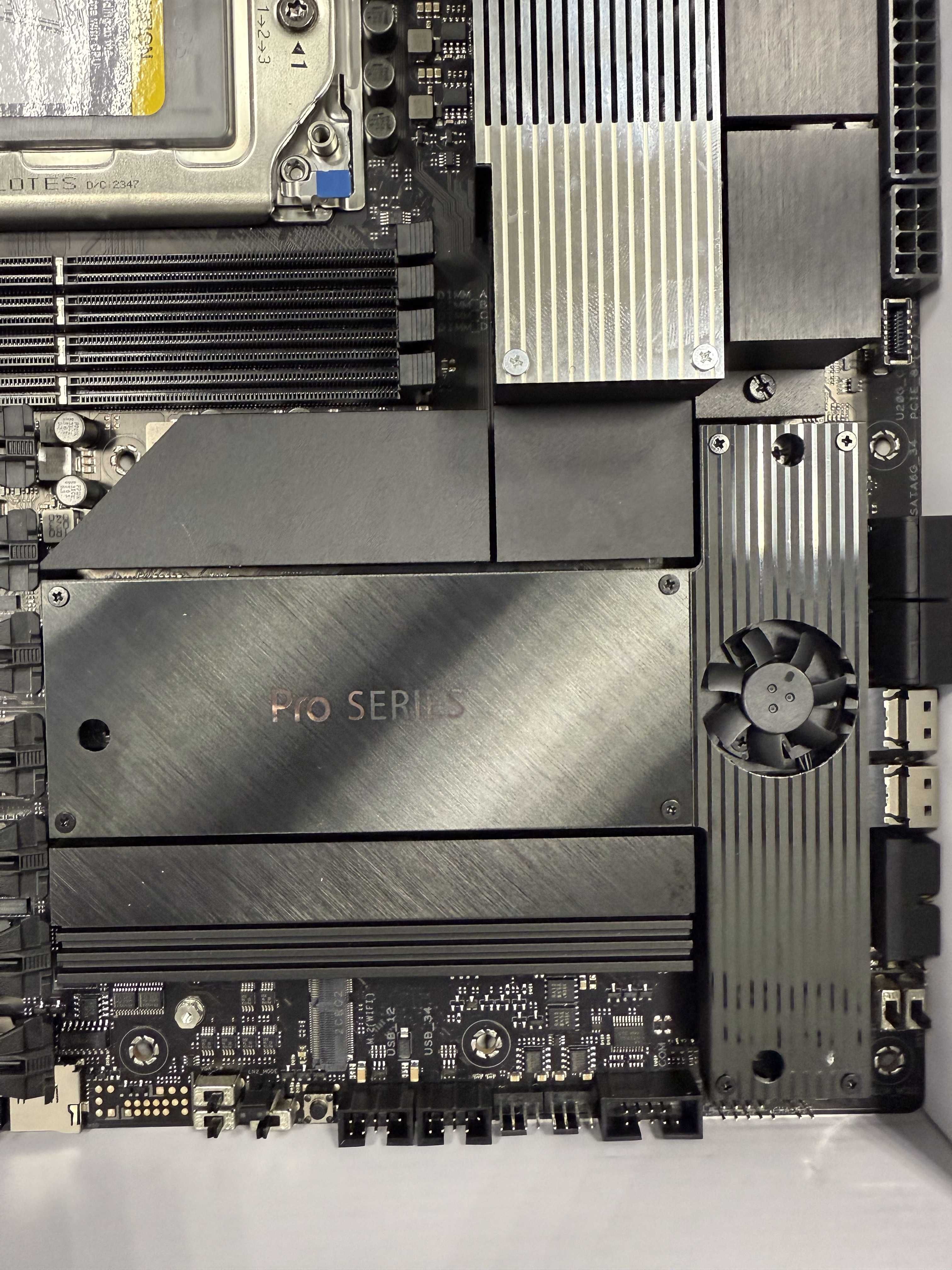 Asus Pro WS WRX90E-SAGE SE sTR5 WRX90 8xDDR5 M.2 EEB (90MB1FW0-M0EAY0)