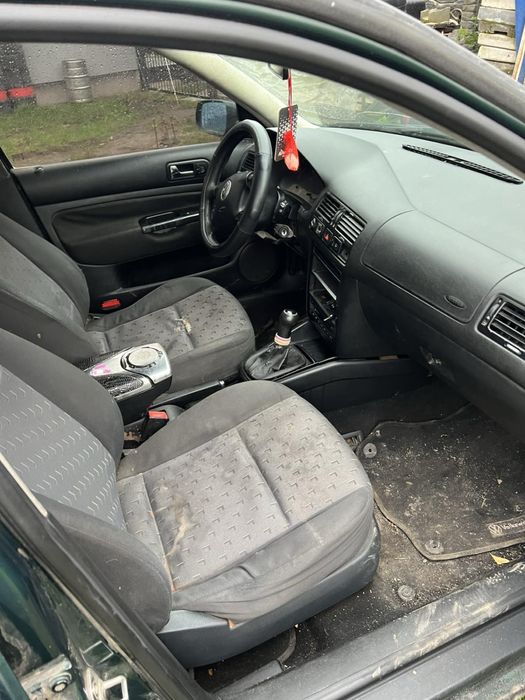 Продам фольцваген 1,8 бенз