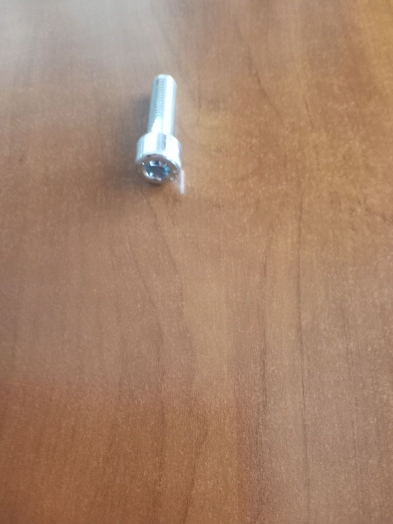 Śruby imbusowe M 10x35 DIN 912 KL 8.8