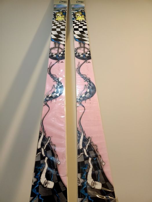 Nowe narty skiturowe freestyle K2 miss demeanor z wiązaniami