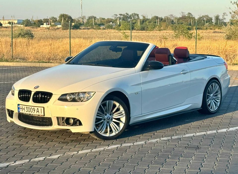 BMW 320i Cabrio E93
