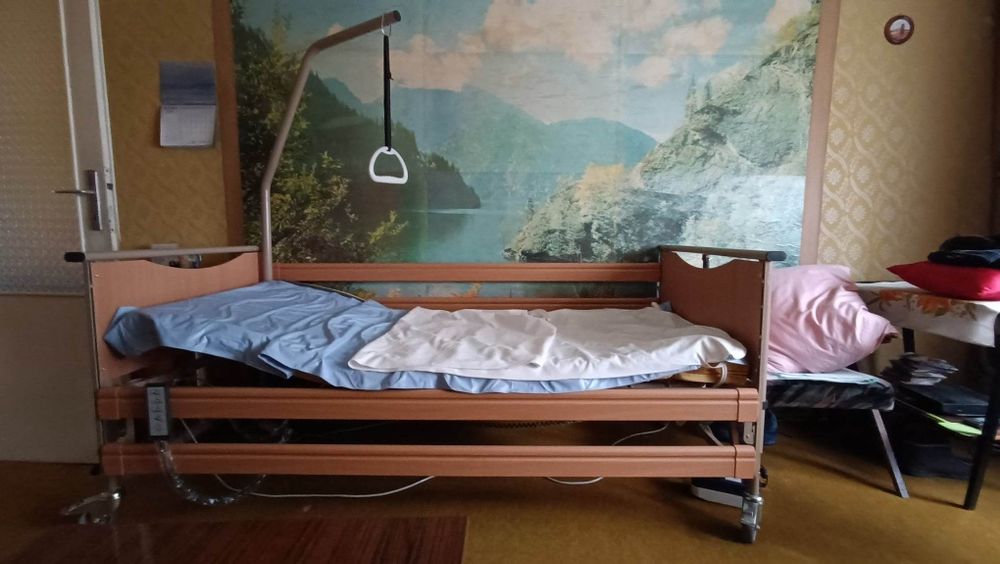 Łóżko rehabilitacyjne+ materac na odleżyny