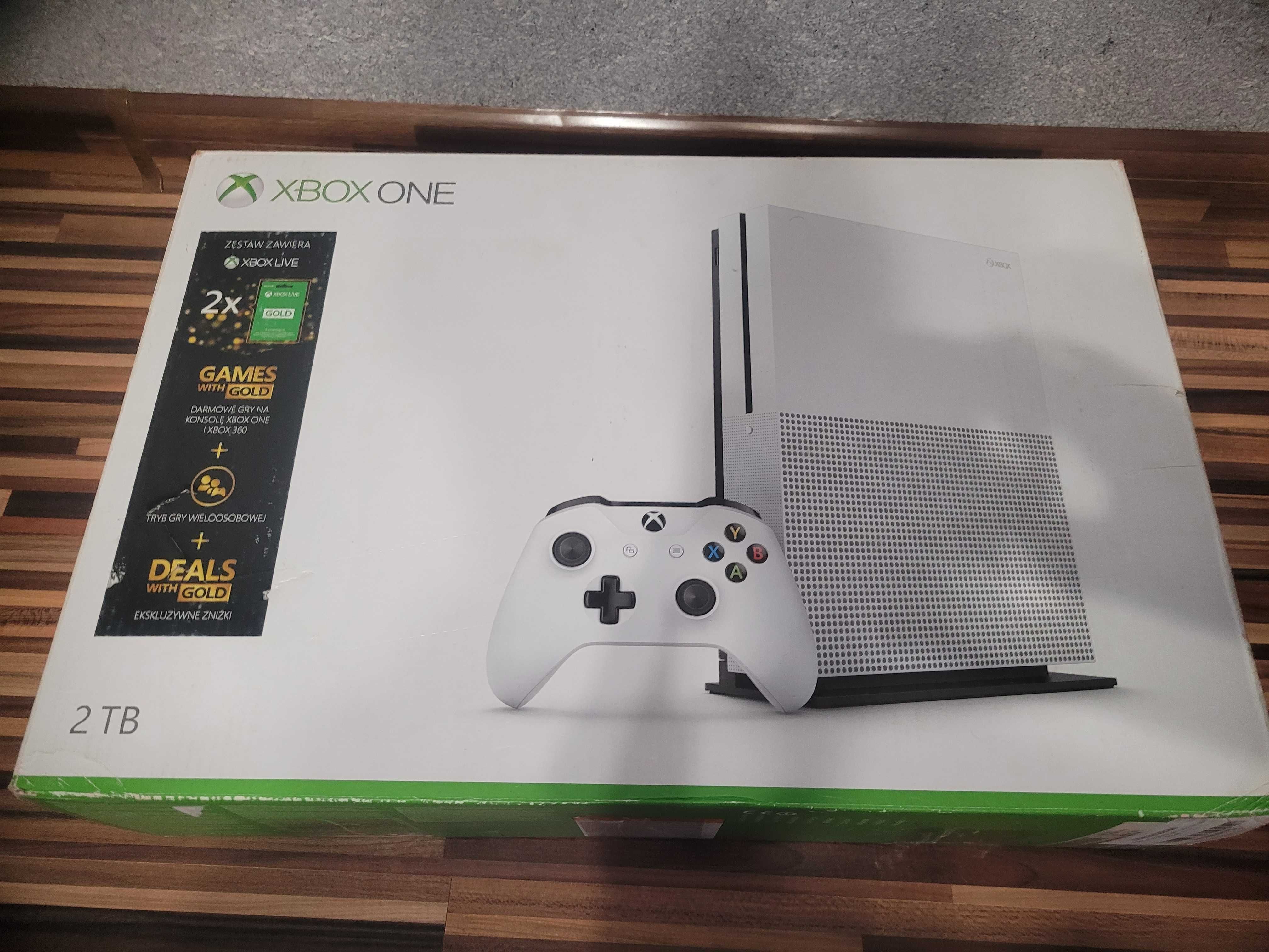 XBOX ONE S 2TB+Kinect+диски. Стан нового.