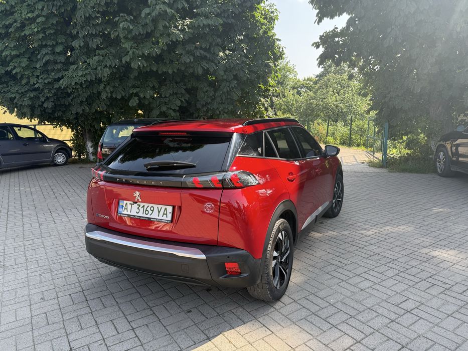 Peugeot E2008 Електро 300 км